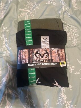 Realtree Men's 2-Piece Lounge Set - Black & Olive